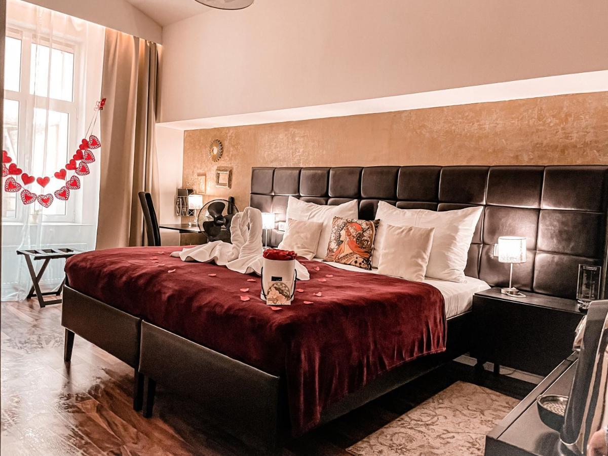 Alfons Boutique Hotel Praha Bagian luar foto