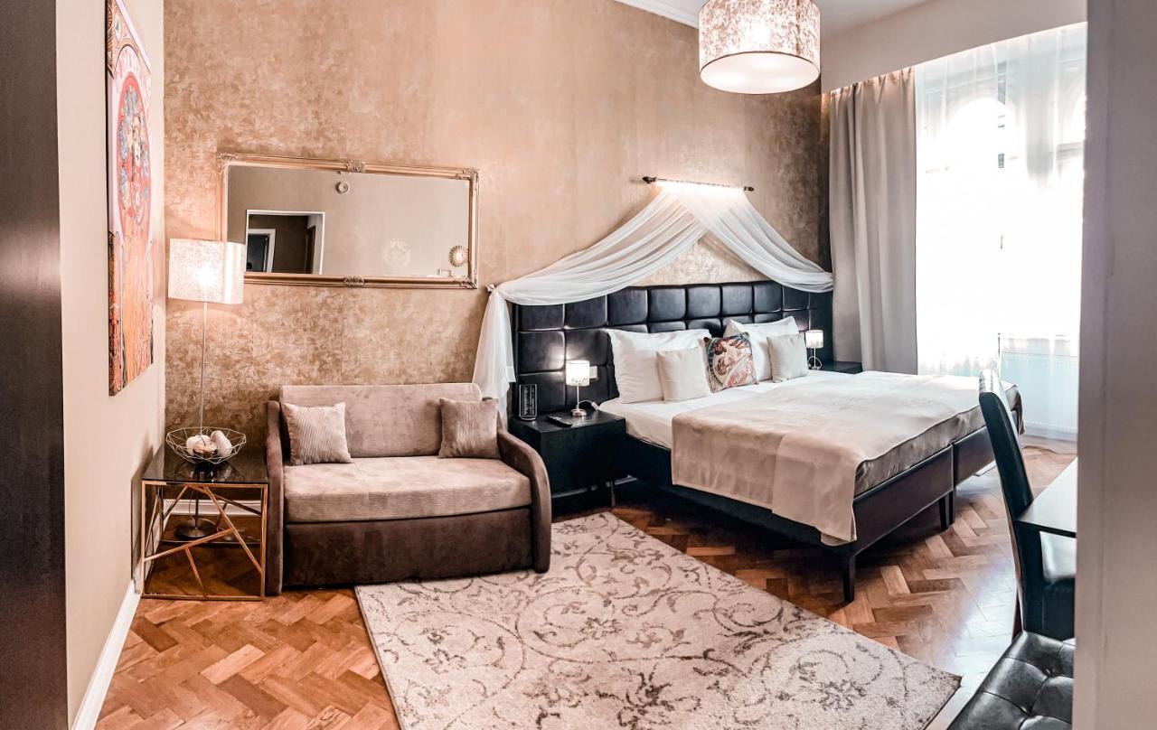 Alfons Boutique Hotel Praha Bagian luar foto