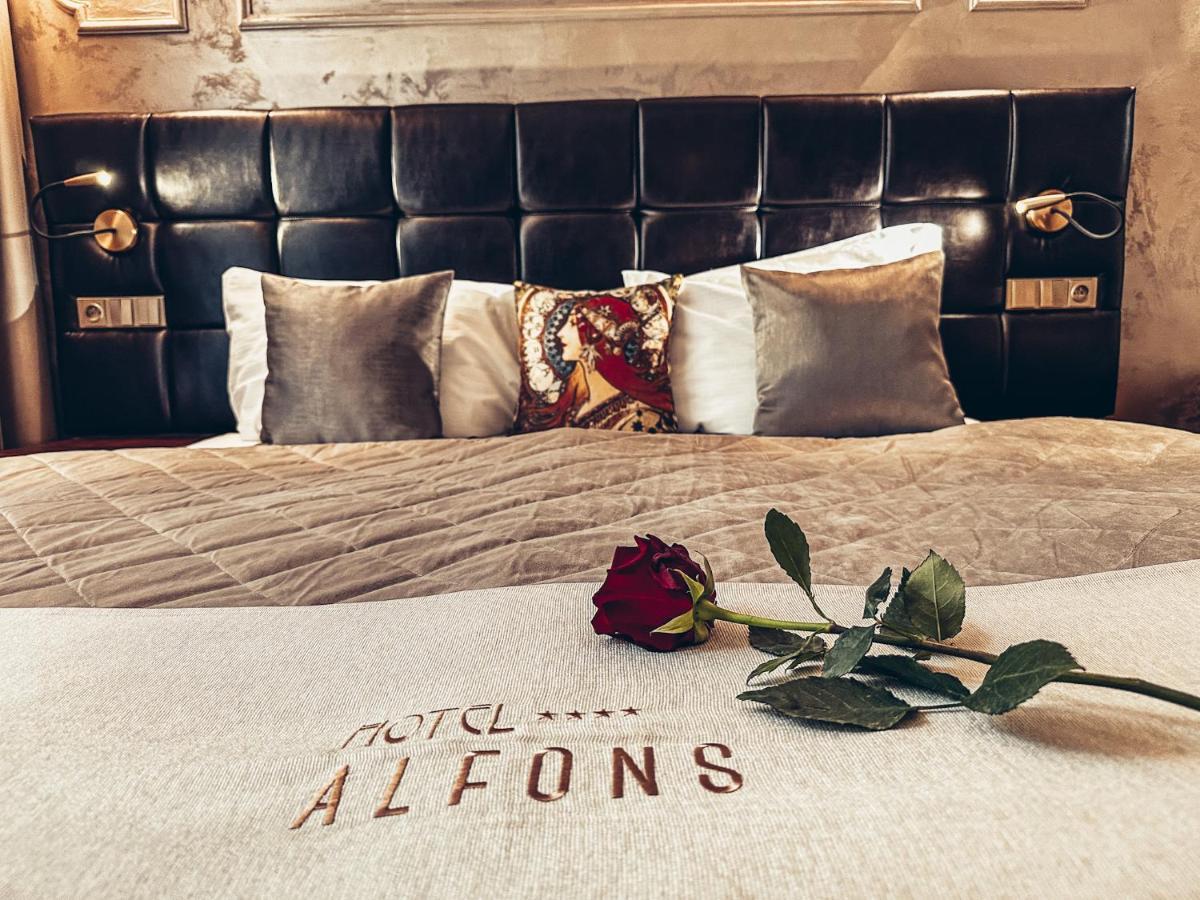 Alfons Boutique Hotel Praha Bagian luar foto