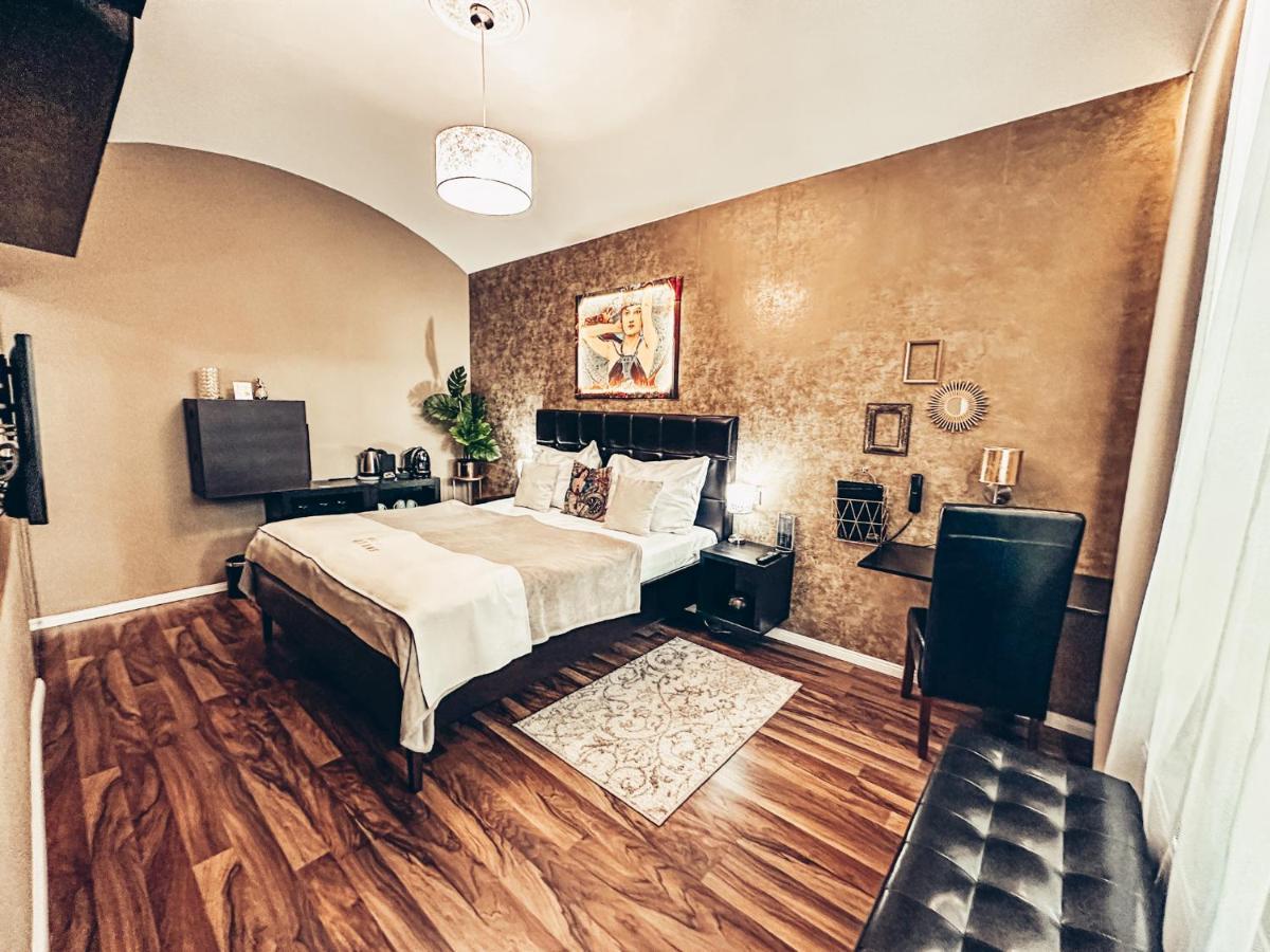 Alfons Boutique Hotel Praha Bagian luar foto