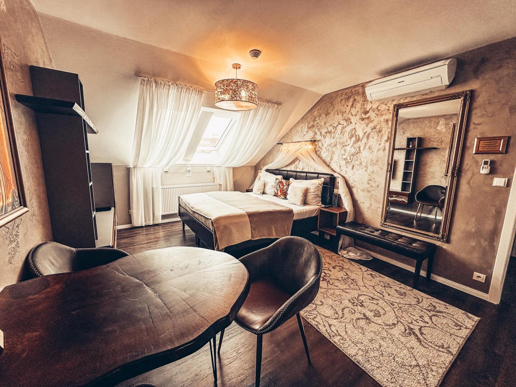 Alfons Boutique Hotel Praha Bagian luar foto