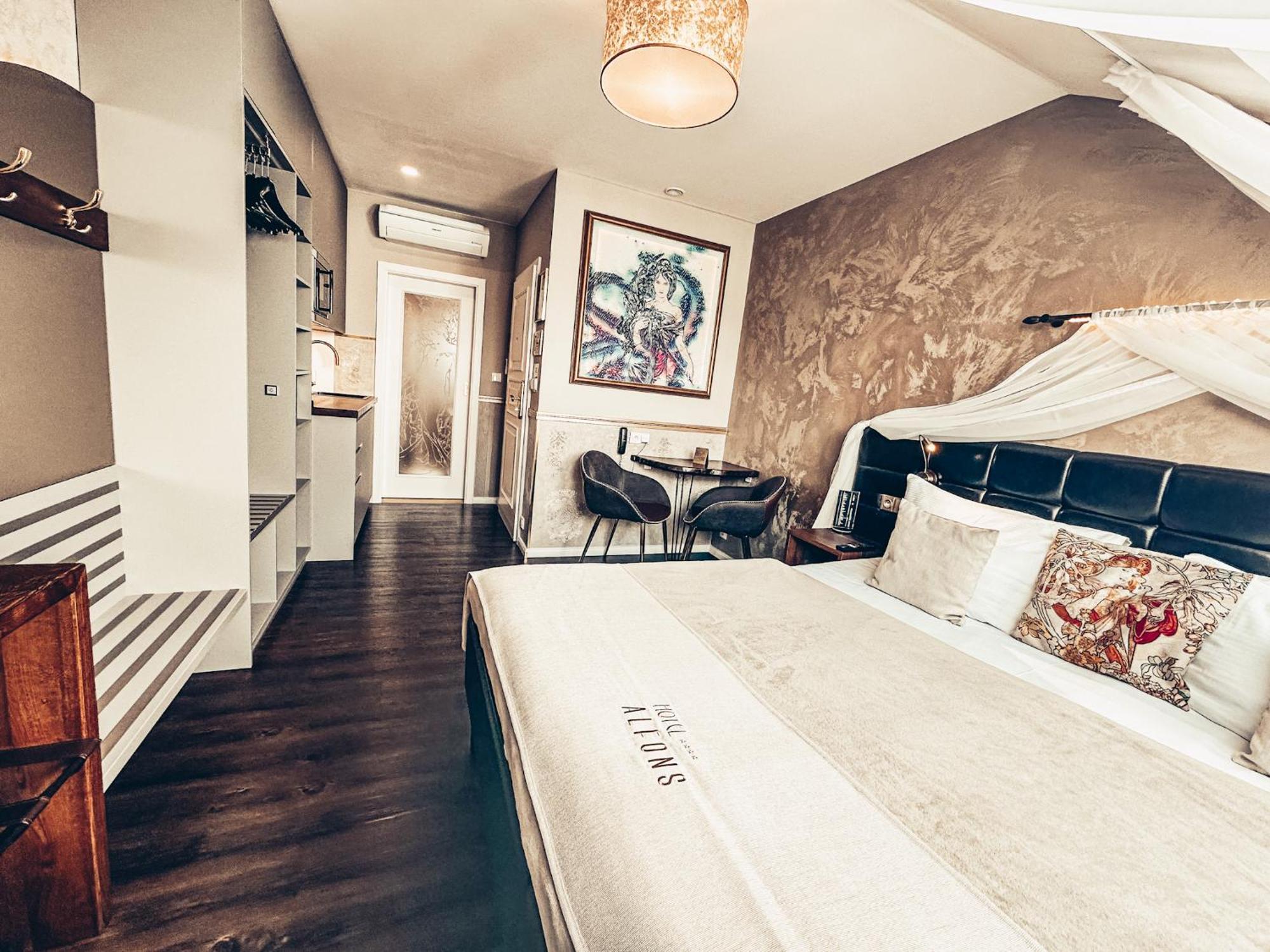 Alfons Boutique Hotel Praha Bagian luar foto