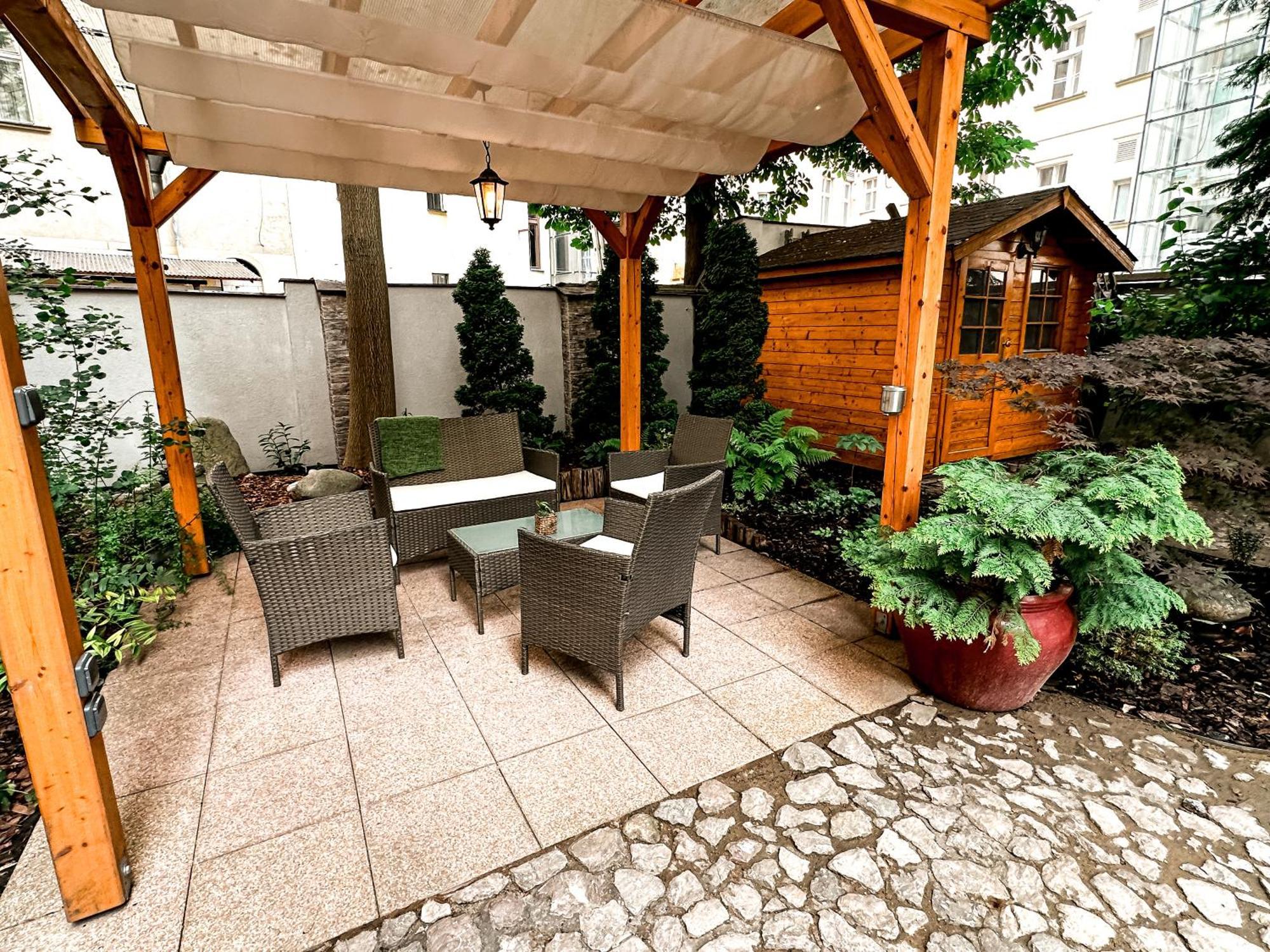Alfons Boutique Hotel Praha Bagian luar foto
