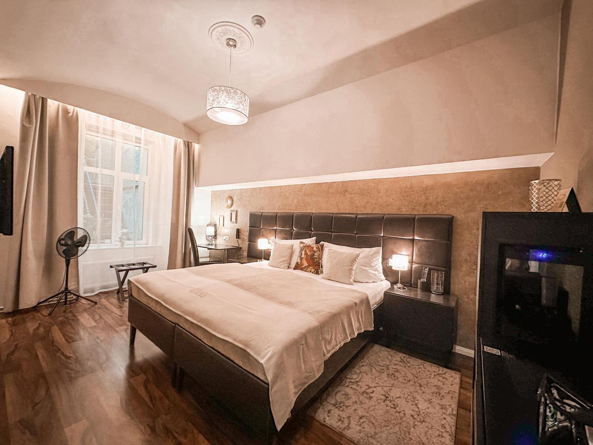 Alfons Boutique Hotel Praha Bagian luar foto