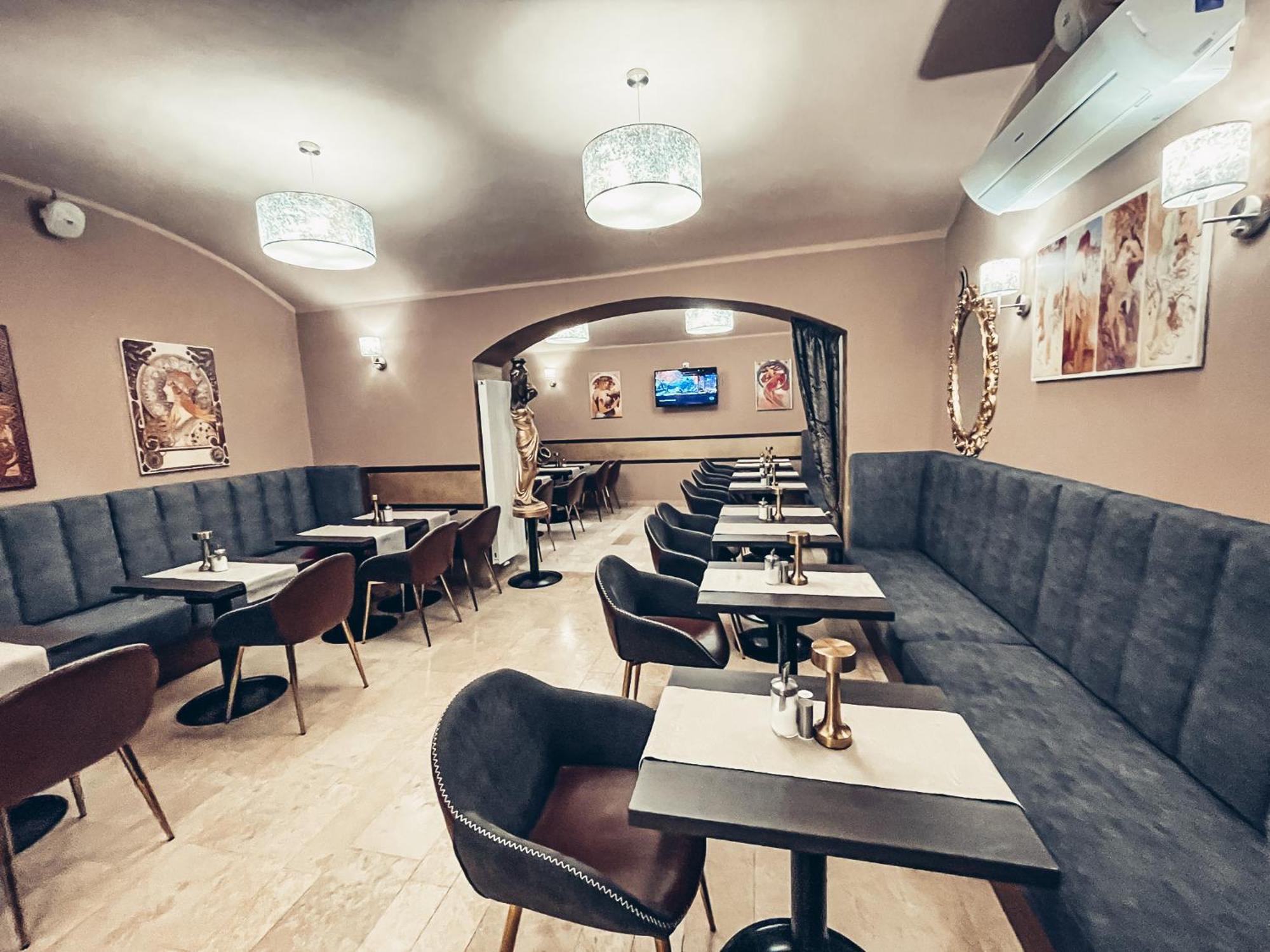 Alfons Boutique Hotel Praha Bagian luar foto