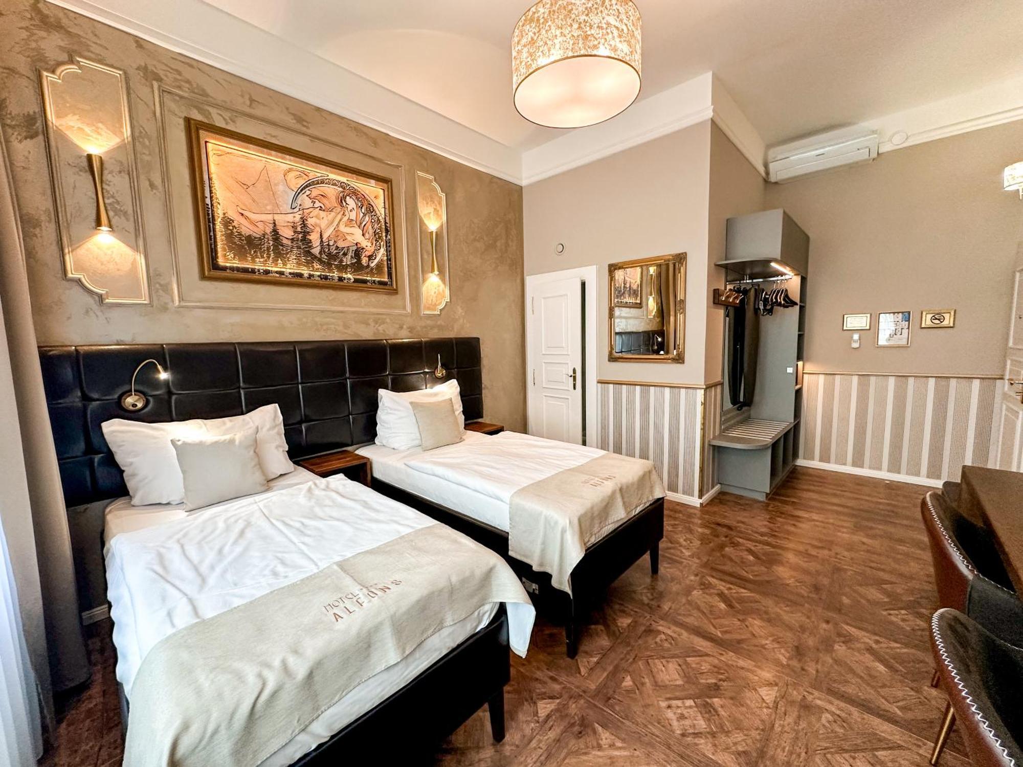 Alfons Boutique Hotel Praha Bagian luar foto