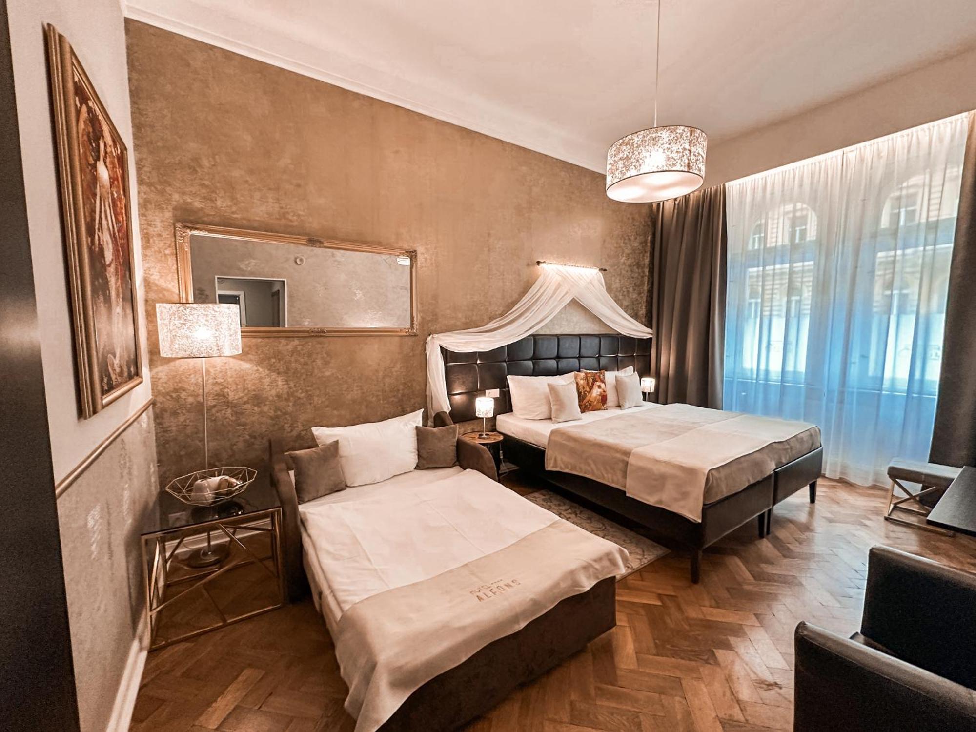 Alfons Boutique Hotel Praha Bagian luar foto